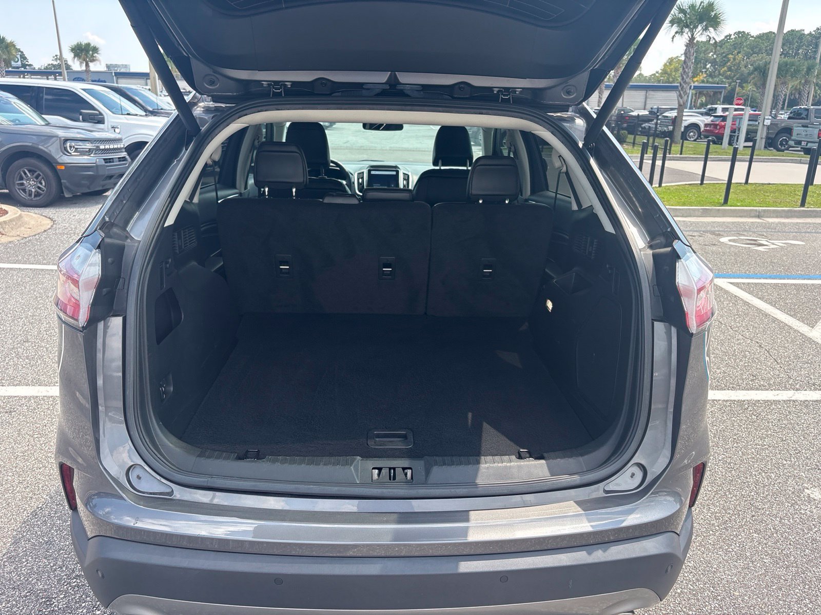 Used 2023 Ford Edge Titanium AWD/4WD image 9