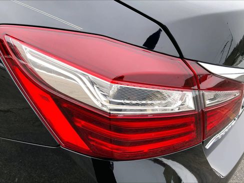 Used 2017 Honda Accord EX-L image 28