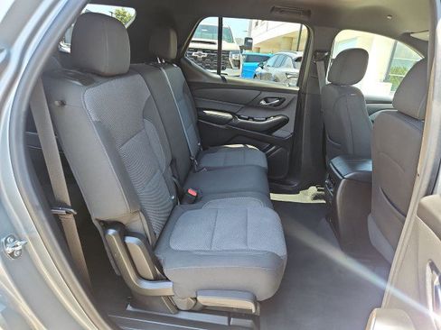Used 2023 Chevrolet Traverse LT FWD image 26