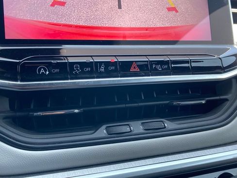 Used 2025 Jeep Compass Limited AWD/4WD image 22