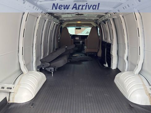 Used 2022 Chevrolet Express 2500 Extended image 7