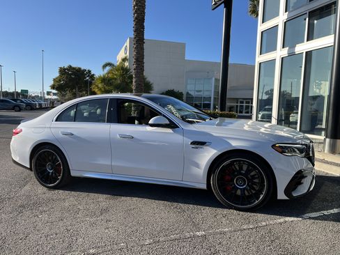 New 2026 Mercedes-Benz E 53 AMG e 4MATIC Sedan image 8