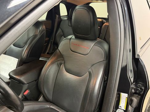 Used 2016 Jeep Cherokee Trailhawk w/ Comfort/Convenience Group image 41