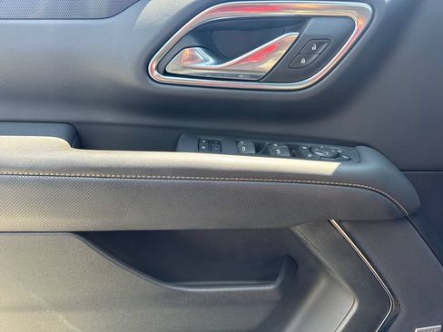 Used 2024 GMC Yukon AT4 w/ AT4 Premium Package AWD/4WD image 18