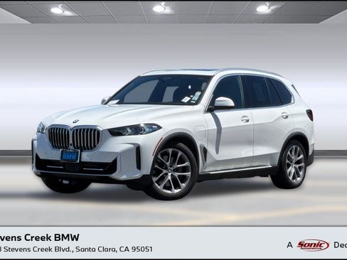 Used 2025 BMW X5 xDrive50e AWD/4WD image 1