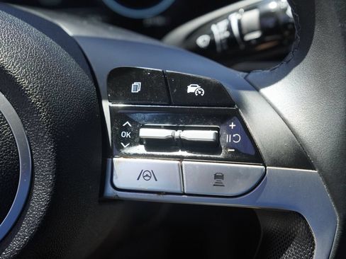 Used 2025 Hyundai Elantra SEL FWD image 13