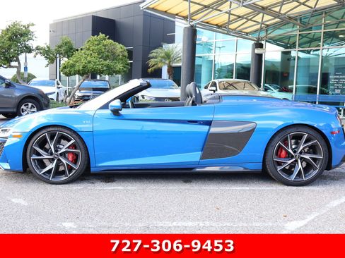 Used 2021 Audi R8 V10 w/ Premium Package image 7