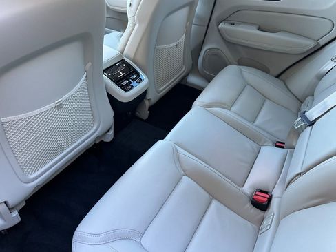 New 2026 Volvo XC60 B5 Ultra w/ Protection Package Premier image 4