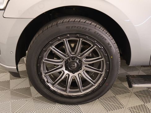 Used 2024 Ford Expedition Max Platinum AWD/4WD image 19