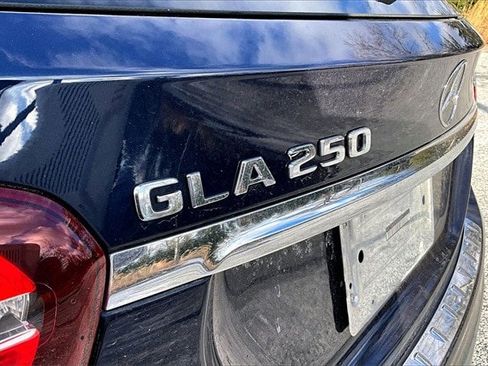 Used 2019 Mercedes-Benz GLA 250 4MATIC image 7