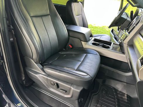 Used 2022 Ford F250 Lariat w/ Lariat Ultimate Package AWD/4WD image 27