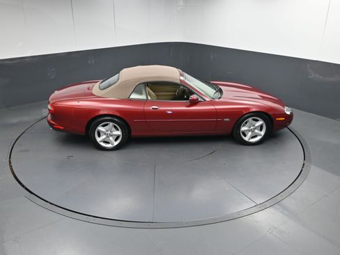 Used 1998 Jaguar XK8 Convertible image 38
