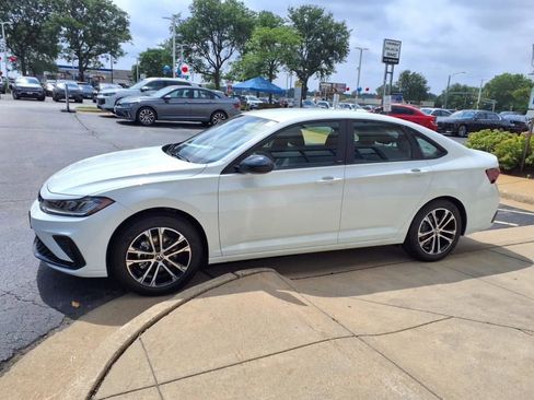 New 2025 Volkswagen Jetta Sport image 4