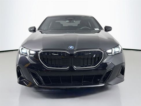 New 2026 BMW i5 eDrive40 w/ M Sport Package RWD image 2