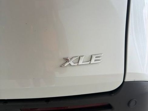 Used 2026 Toyota Sienna XLE AWD/4WD image 14