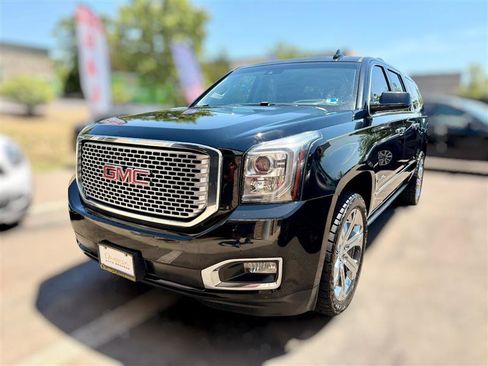 Used 2017 GMC Yukon XL Denali w/ Open Road Package AWD/4WD image 2