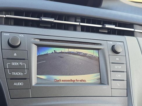 Used 2015 Toyota Prius Four image 13