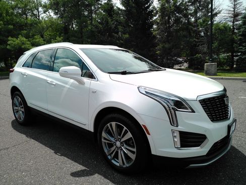 Certified 2024 Cadillac XT5 Premium Luxury AWD/4WD image 2