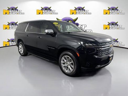 Used 2023 Chevrolet Suburban Premier image 3