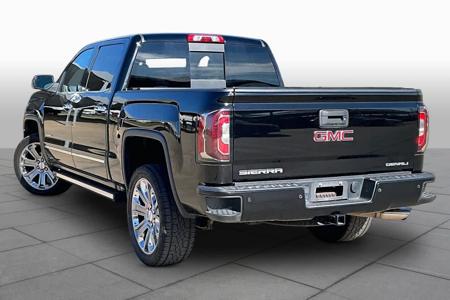Used 2018 GMC Sierra 1500 Denali w/ Denali Ultimate Package AWD/4WD image 11