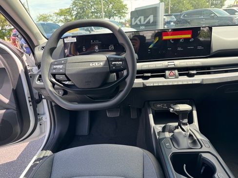 New 2025 Kia K4 LXS image 9