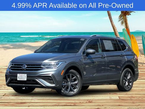 Used 2023 Volkswagen Tiguan SE FWD image 2