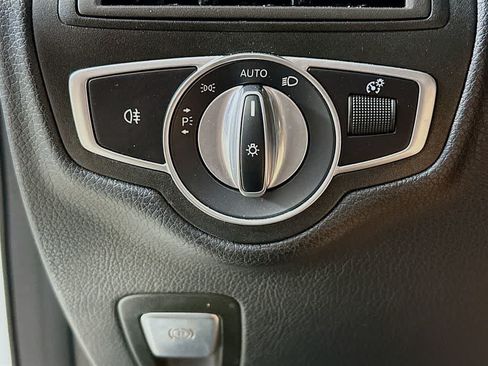 Used 2020 Mercedes-Benz GLC 300 4MATIC image 27