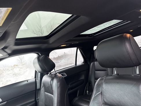 Used 2015 Ford Explorer XLT w/ Equipment Group 202A image 16