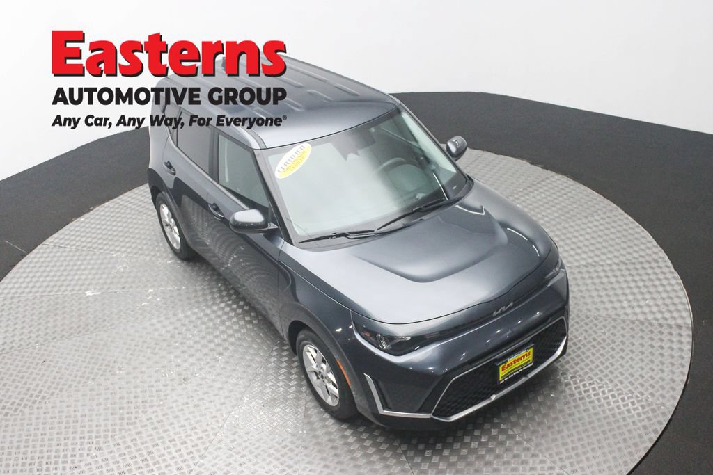 Used 2023 Kia Soul LX w/ LX Technology Package FWD image 4