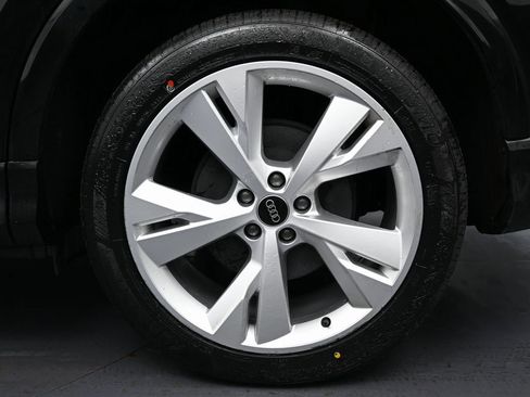 Used 2023 Audi Q4 e-tron Premium w/ Convenience Package image 13