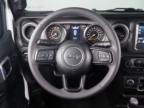 Used 2023 Jeep Wrangler Willys image 18