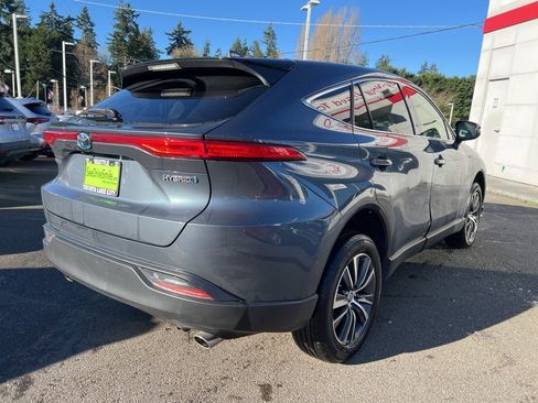 Used 2021 Toyota Venza LE image 4