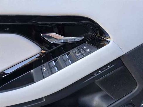 New 2026 Land Rover Range Rover Evoque Dynamic SE AWD/4WD image 34