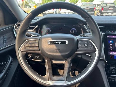 Used 2023 Jeep Grand Cherokee L Limited AWD/4WD image 19