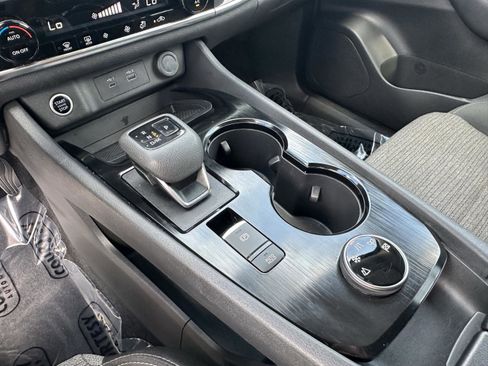 Certified 2023 Nissan Rogue SV image 26