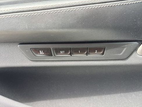 Used 2020 BMW 750i xDrive w/ M Sport Package image 26