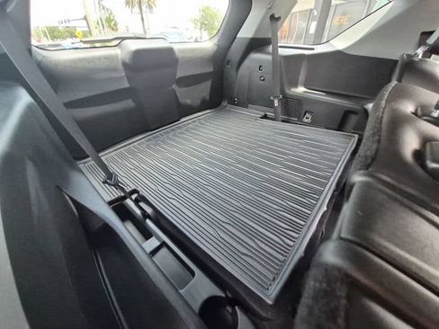 Used 2022 Ford Explorer XLT w/ Equipment Group 202A RWD image 24