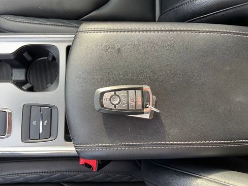 Used 2023 Ford Edge Titanium AWD/4WD image 30