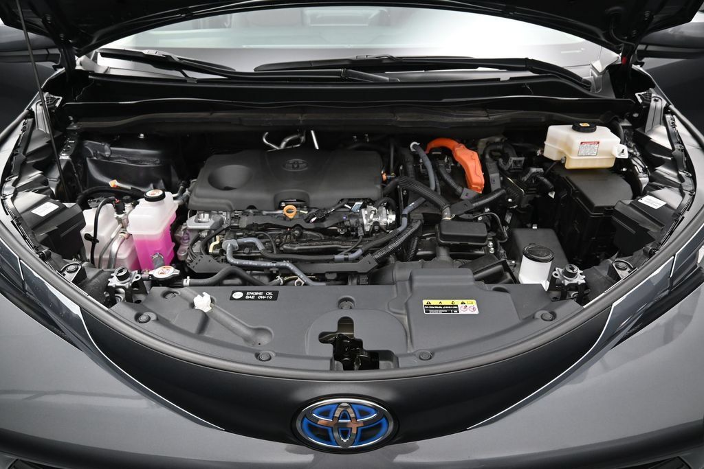 Used 2025 Toyota Sienna XLE w/ XLE Plus Package AWD/4WD image 36