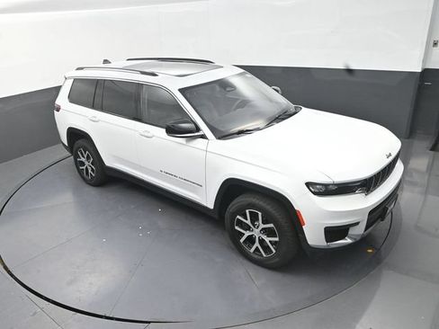Used 2023 Jeep Grand Cherokee L Limited w/ Trailer Tow Group (B) AWD/4WD image 12