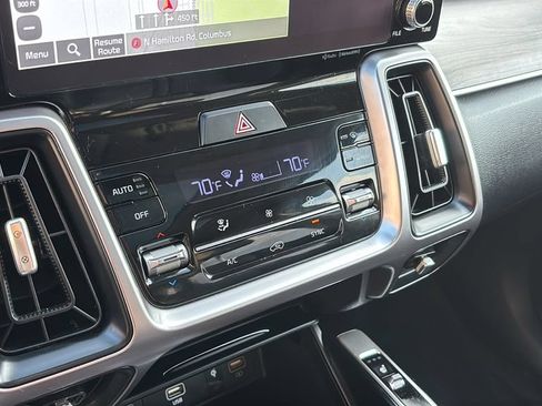 Used 2023 Kia Sorento S w/ Panoramic Sunroof Package AWD/4WD image 18