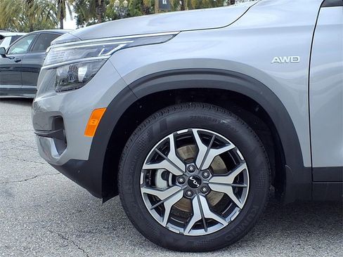 Used 2023 Kia Seltos EX image 14