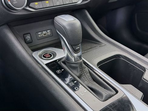 Used 2024 Nissan Sentra SV image 18