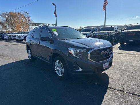 Used 2019 GMC Terrain SLE w/ Driver Convenience Package image 4