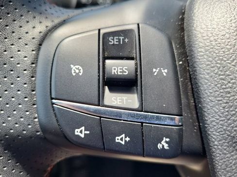 Used 2025 Ford Escape ST-Line AWD/4WD image 19