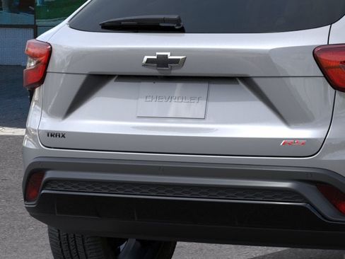 New 2026 Chevrolet Trax RS w/ Sunroof Package FWD image 39
