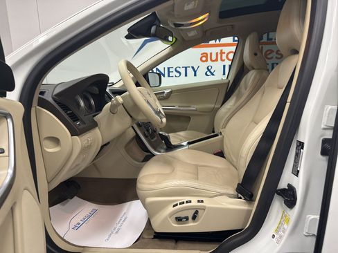 Used 2013 Volvo XC60 T6 AWD/4WD image 6