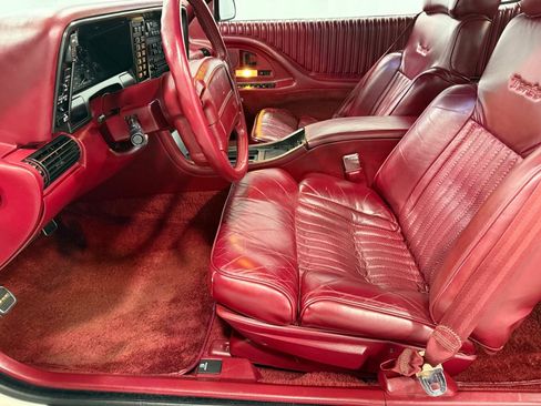 Used 1990 Oldsmobile Toronado Trofeo image 11