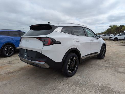 New 2026 Kia Sportage EX image 8