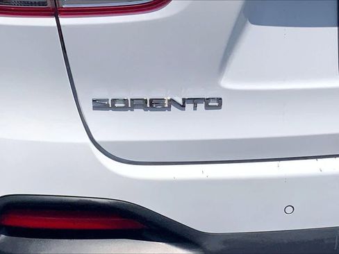 Used 2016 Kia Sorento FWD w/ LX Convenience Package image 10
